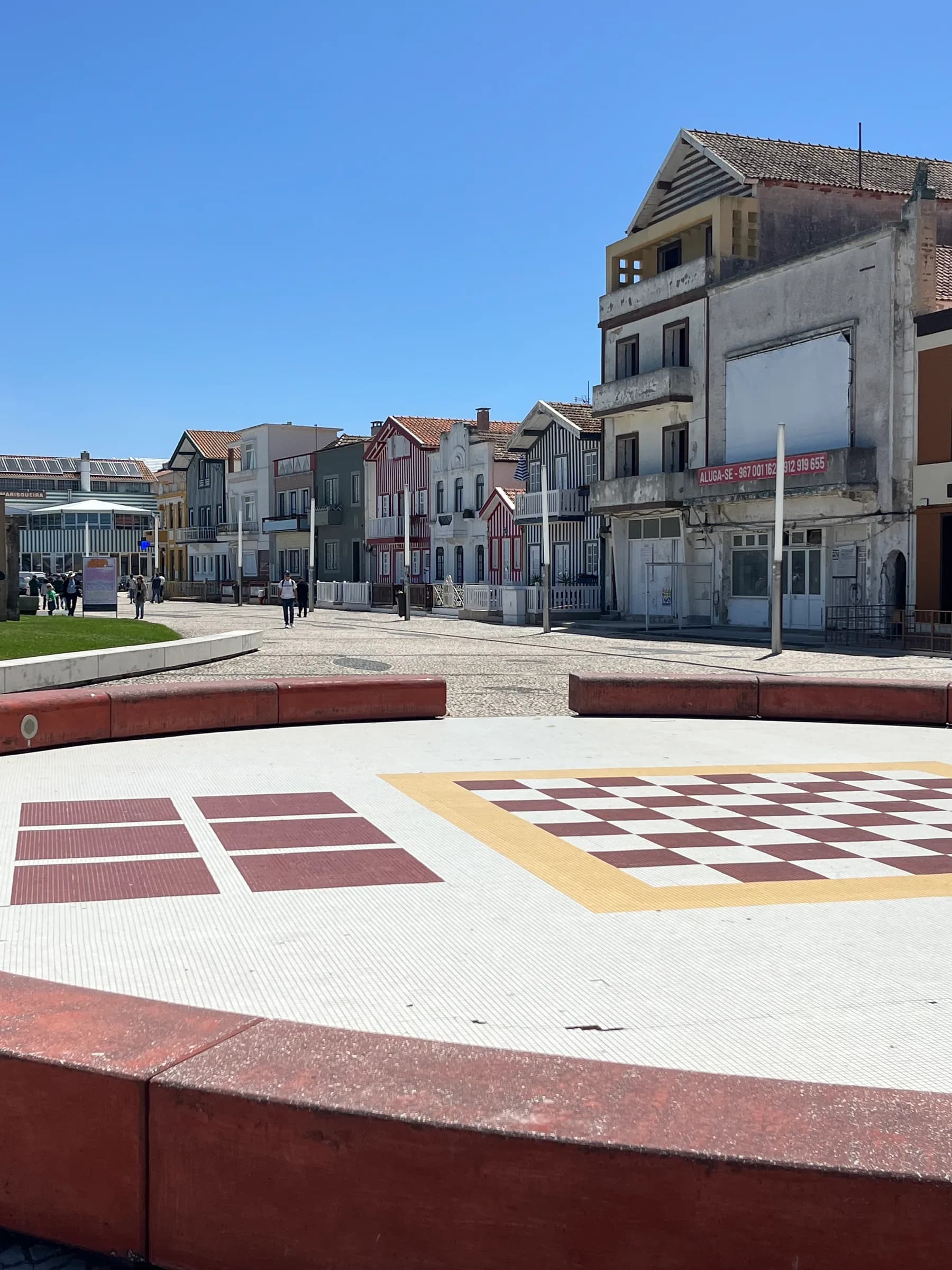 Exploring Costa Nova's squares